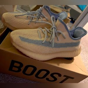 YEEZY Adidas Boost 350 - WORN ONCE! Excellent condition. Men’s 7.5 Women’s 8.5/9